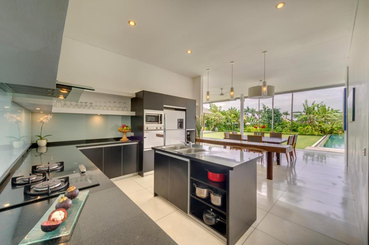 Villa Kavya - 8-Minute Walk From Berawa Beach Canggu Екстериор снимка